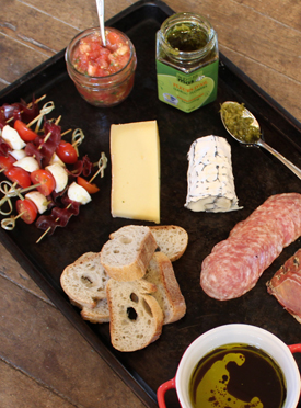 Recette Apéro à l'italienne | Recette fleurs d'ail du Québec et ail du Québec Le Petit Mas