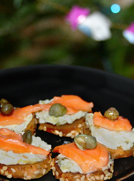 Recette de chips de bagel au fromage au fleurs d'ail de Le Petit Mas | Recette fleurs d'ail du Québec et ail du Québec Le Petit Mas