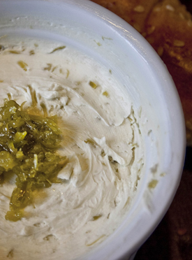 Recette de Fromage à la crème aux fleurs d'ail | Recette fleurs d'ail du Québec et ail du Québec Le Petit Mas